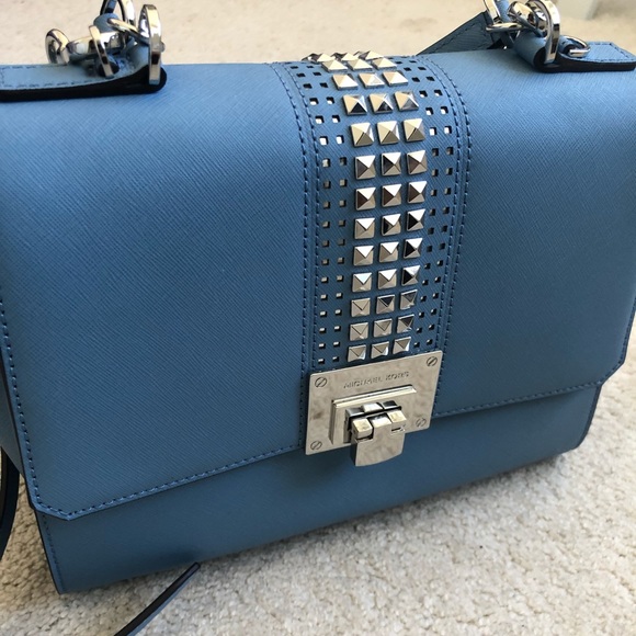 New Michael Kors Tina Studded Bag - Picture 4 of 5